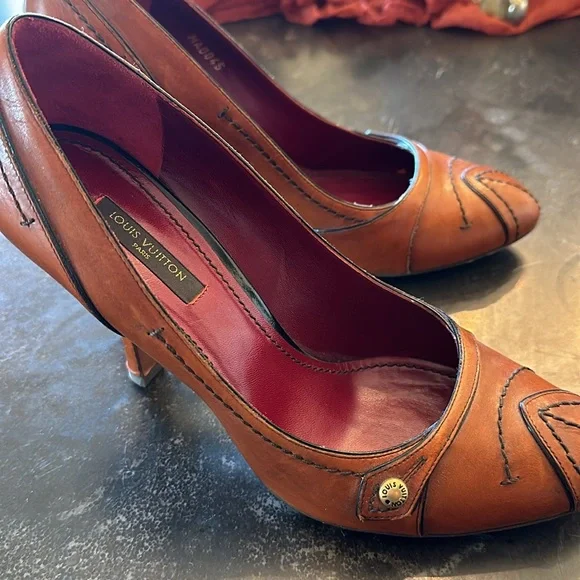 Authentic Louis Vuitton Cognac Stitched Leather Pumps Size 37.5 - Picture 2 of 4